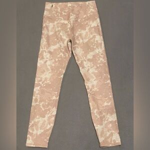 Vuori floral leggings women’s size small NWOT‎ pink/cream